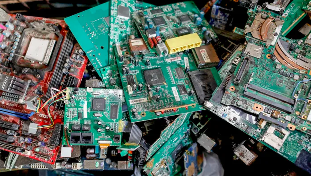 هل تهدد النفايات الإلكترونية التوازن البيئي للعالم؟