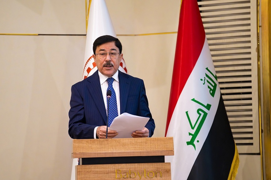 محافظ المركزي العراقي يكشف خطة إصلاح القطاع المصرفي